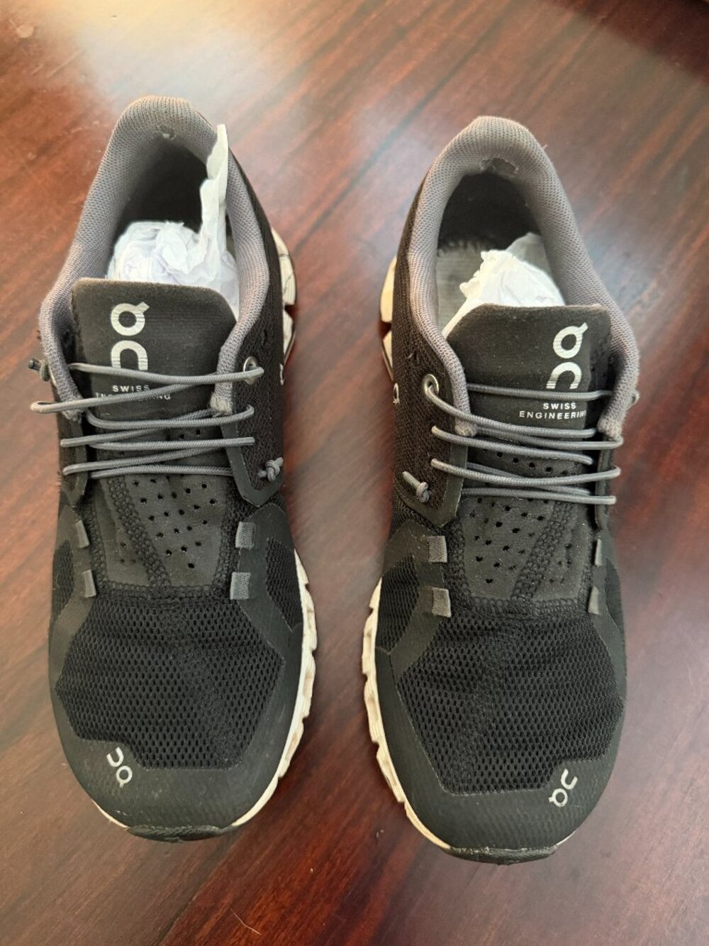 On Running Cloud Women's Black White Running Shoes 7.5